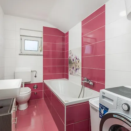 Ena شقة غييكا